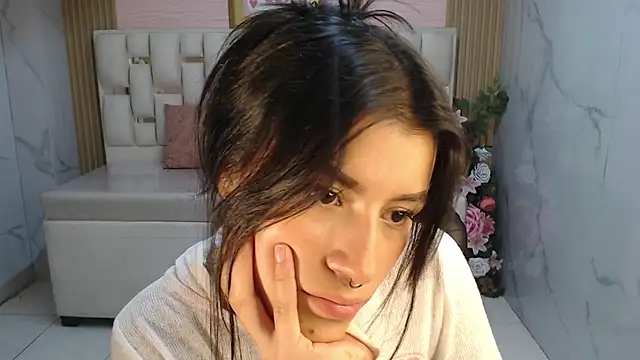 Snapshot of helena1_s chatting on October 15, 8:33 pm helena1 s online show from October 15, 8:33 pm