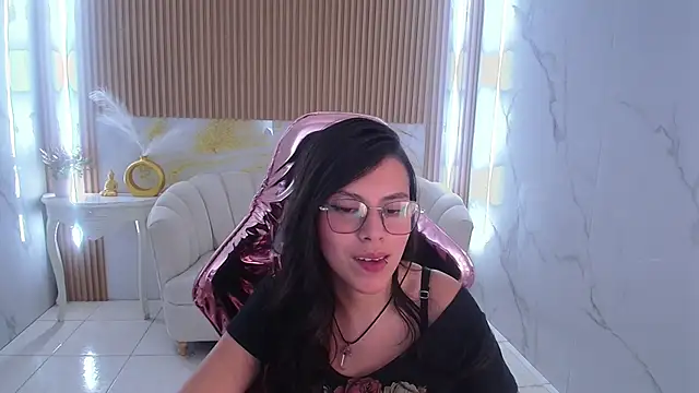 Snapshot of medusa11_s chatting on October 6, 8:57 pm medusa11 s online show from October 6, 8:57 pm