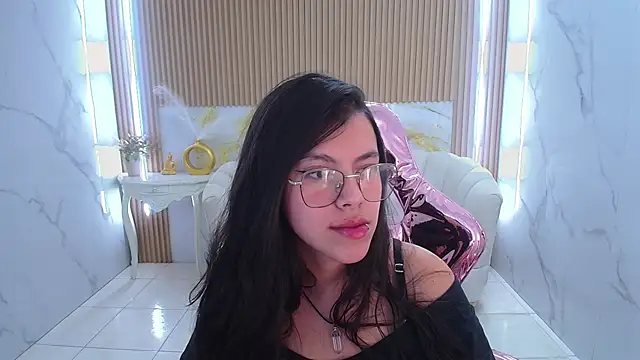 Snapshot of medusa11_s chatting on October 10, 10:25 pm medusa11 s online show from October 10, 10:25 pm