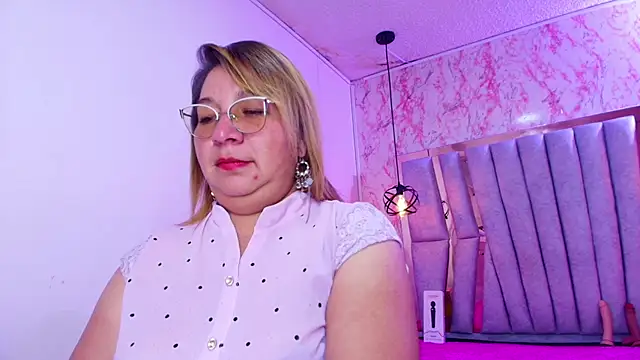 MaylinRosse  online show from November 3, 6:56 pm