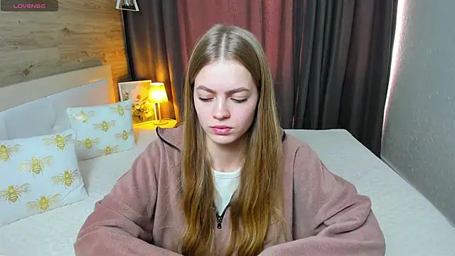 Snapshot of Alisa_Glamour chatting on October 19, 10:17 am Alisa Glamour online show from October 19, 10:17 am