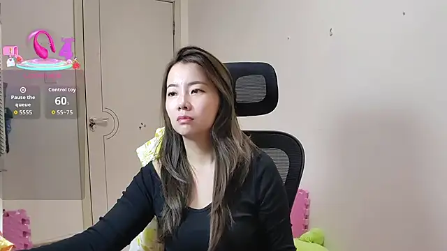 Snapshot of sallycui chatting on October 10, 12:48 am sallycui online show from October 10, 12:48 am