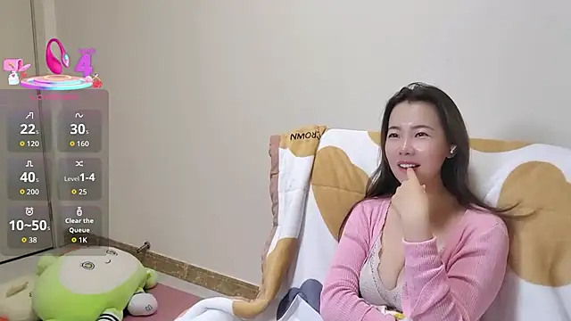 Snapshot of sallycui chatting on October 7, 11:20 pm sallycui online show from October 7, 11:20 pm