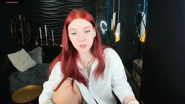 Layla Glam online show from April 26, 1:20 pm