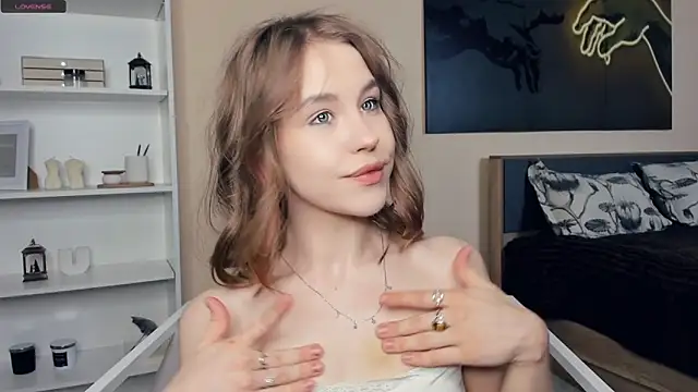MaliaBourraine online show from June 8, 7:42 am