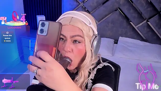 Aliyahsstone online show from December 18, 12:10 pm