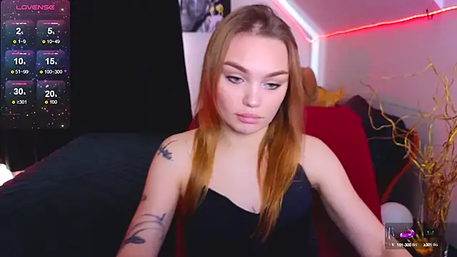 Snapshot of KitsyMoore chatting on October 7, 1:15 pm KitsyMoore online show from October 7, 1:15 pm