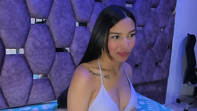 burbuja pink  online show from April 12, 7:55 am