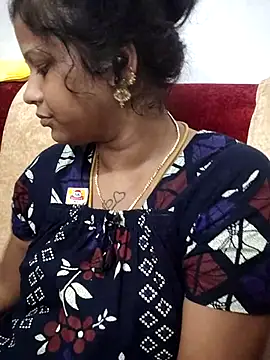 sweetqueen143 online show from April 18, 8:39 am