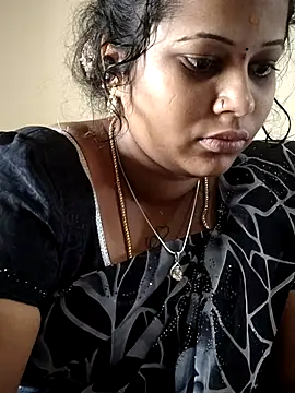Snapshot of sweetqueen143 chatting on October 10, 3:44 am sweetqueen143 online show from October 10, 3:44 am