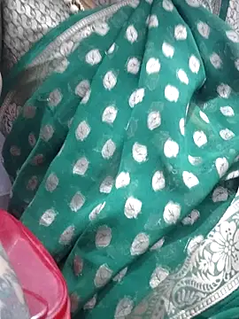 sweetqueen143 online show from March 25, 5:11 am