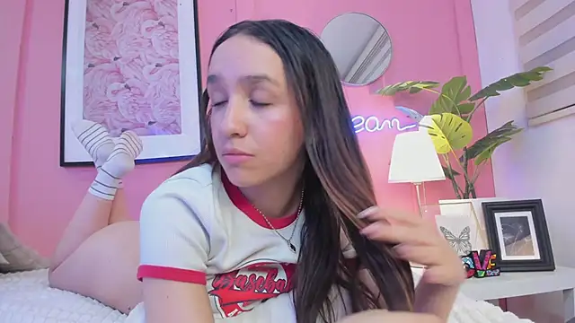 aliissonn online show from February 12, 2:35 am