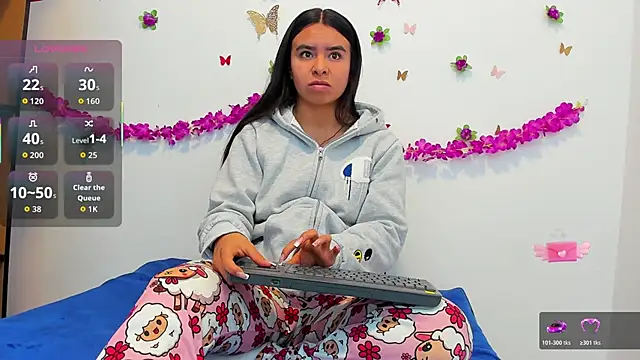 Annniie22 online show from January 17, 7:38 am