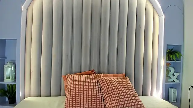 MyApril   online show from February 20, 11:45 am