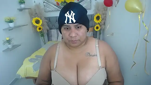 hotlesby valery online show from October 11, 8:55 pm