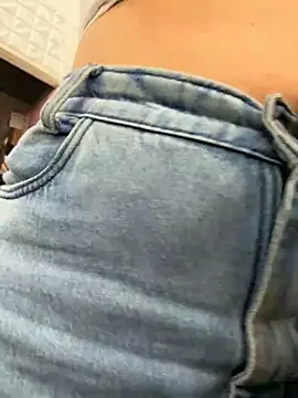 Valeriacris online show from June 5, 4:46 pm