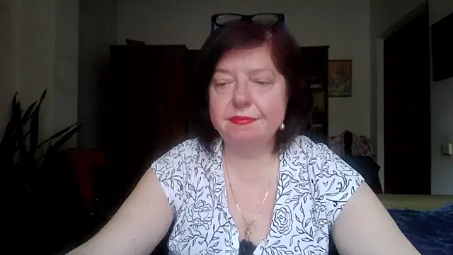 Violet Pulse online show from April 22, 11:40 am