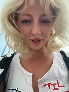 RonnieKiss online show from April 27, 11:51 am