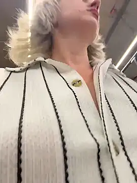 RonnieKiss online show from March 28, 12:48 pm