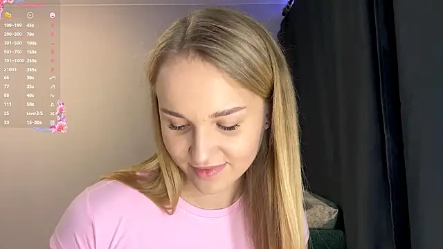 Snapshot of TanekaBoitel chatting on October 6, 10:43 am TanekaBoitel online show from October 6, 10:43 am