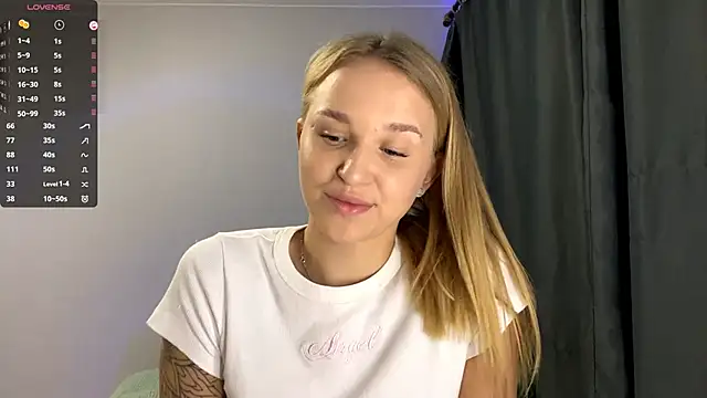 Snapshot of TanekaBoitel chatting on September 20, 8:34 am TanekaBoitel online show from September 20, 8:34 am