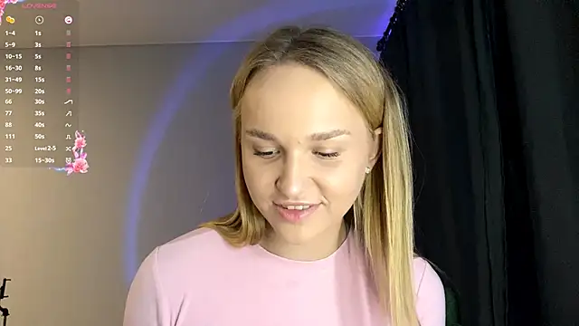 Snapshot of TanekaBoitel chatting on September 25, 3:33 pm TanekaBoitel online show from September 25, 3:33 pm