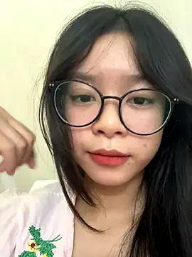 Snapshot of mau15_ chatting on October 13, 9:56 am mau15 online show from October 13, 9:56 am