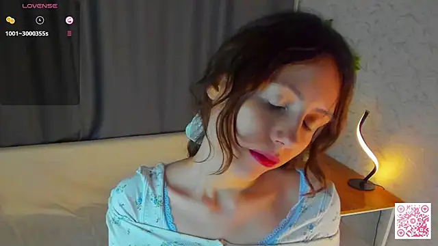 Snapshot of DelilahConsalvo chatting on October 19, 6:10 pm DelilahConsalvo online show from October 19, 6:10 pm