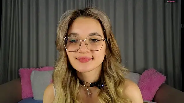 vivyboo111 online show from November 28, 8:45 pm