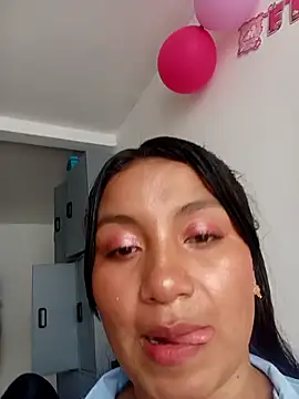 Snapshot of EllaCute_Young chatting on September 24, 9:36 pm EllaCute Young online show from September 24, 9:36 pm