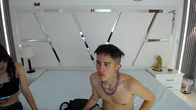 oblivionlove online show from April 25, 3:31 pm