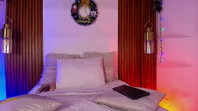 EvaGoddess  online show from December 13, 8:15 pm