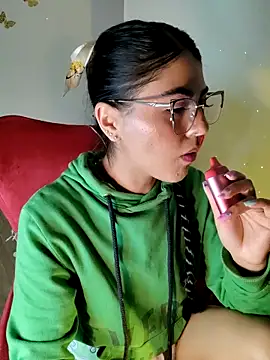 ValeNiitaLuv online show from April 28, 3:54 am