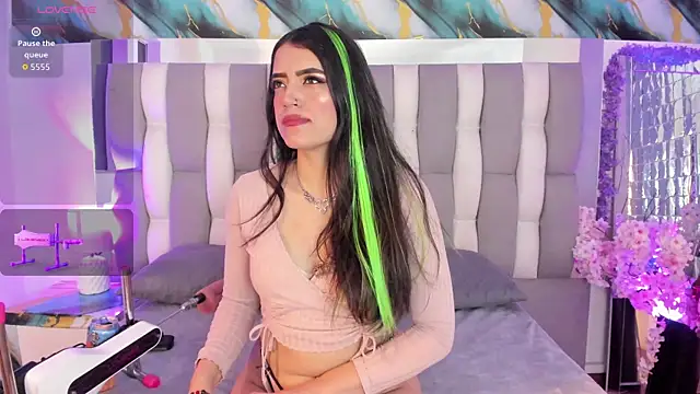 IsaDiiaz online show from April 25, 5:32 am