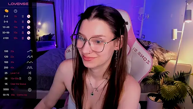 LinaBlossom  online show from June 6, 7:03 am