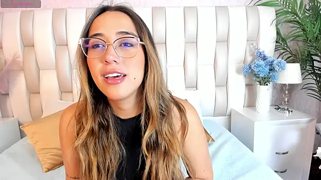 sara ospina  online show from September 25, 3:49 am