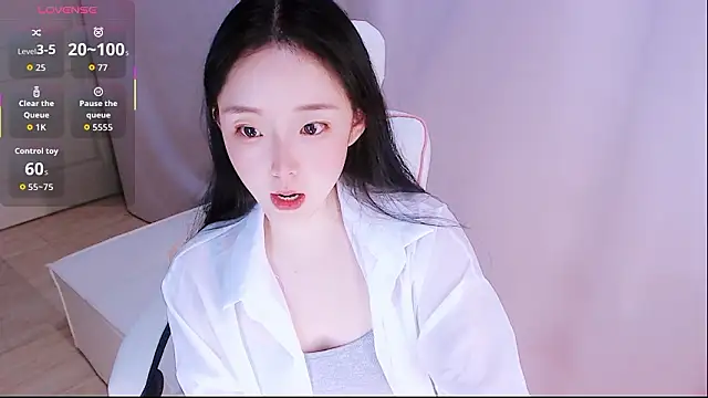 Niannian- online show from February 1, 4:50 pm