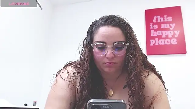 AmandaaWats online show from March 22, 6:47 pm