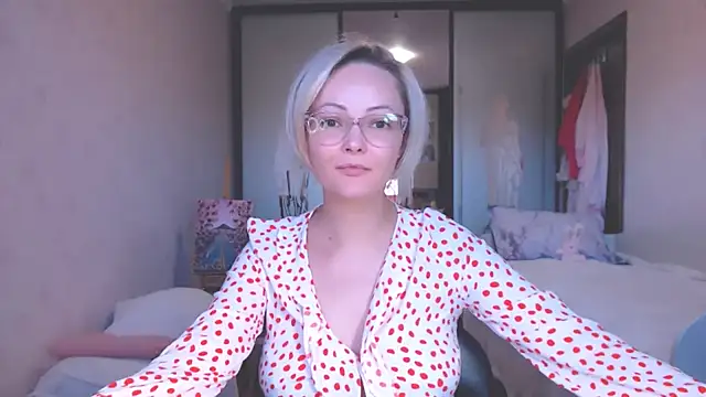 Sophie Crushxh online show from October 9, 1:04 pm