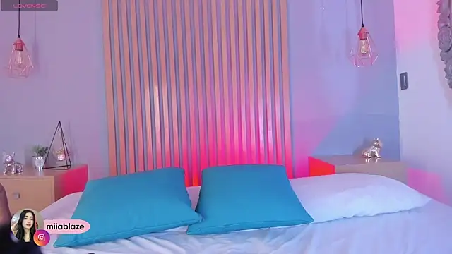 miia blaze online show from June 7, 11:39 am