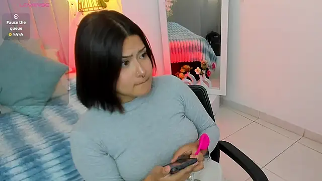 mayukim online show from November 4, 7:41 pm