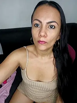 Snapshot of Danna_Traviesa chatting on October 11, 7:38 pm Danna Traviesa online show from October 11, 7:38 pm