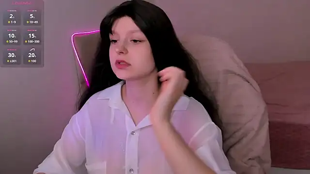 AishaAysitt online show from October 7, 9:25 am