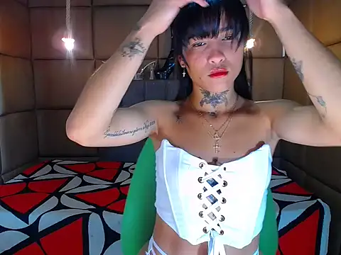 Snapshot of LiaGill chatting on October 7, 1:43 am LiaGill online show from October 7, 1:43 am