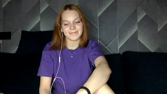 Snapshot of FoxLina chatting on September 22, 8:51 pm FoxLina online show from September 22, 8:51 pm