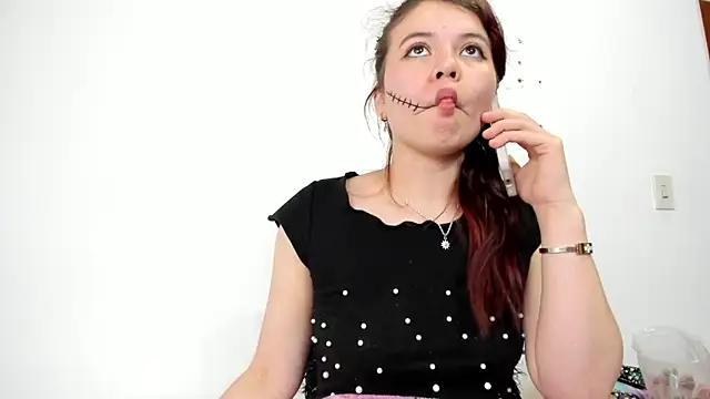Snapshot of Valen_tina chatting on October 3, 3:28 pm Valen tina online show from October 3, 3:28 pm