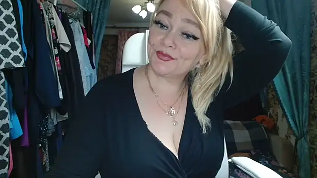 Snapshot of Sweet-blonde chatting on September 23, 1:42 pm Sweet-blonde online show from September 23, 1:42 pm