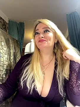 Sweet-blonde online show from November 18, 11:11 am