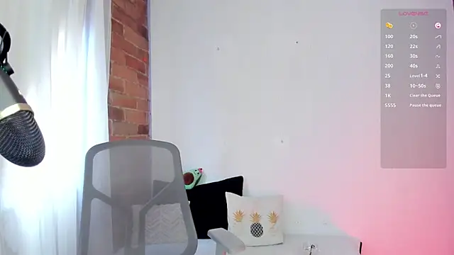 Chubby Licius online show from March 1, 6:51 pm