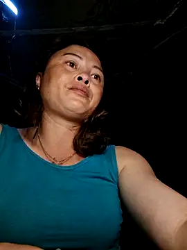 xuxulovezz online show from April 22, 1:41 pm